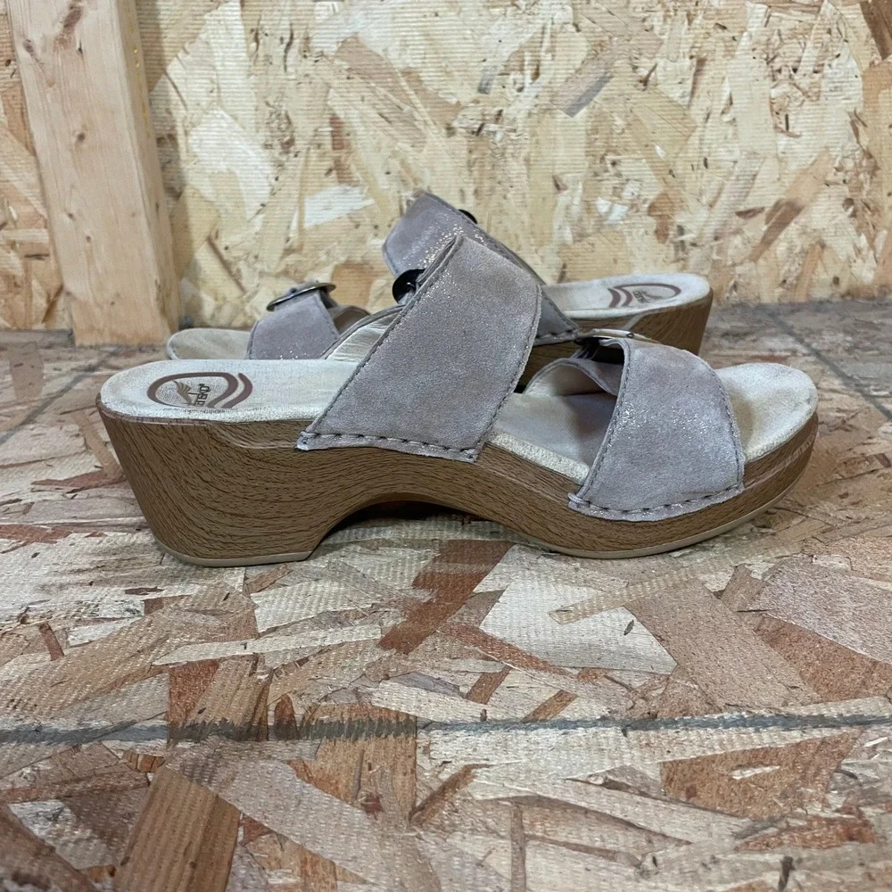 Dansko Slide Sandals Women 38 Taupe Metallic Leather Double Buckle Wedge